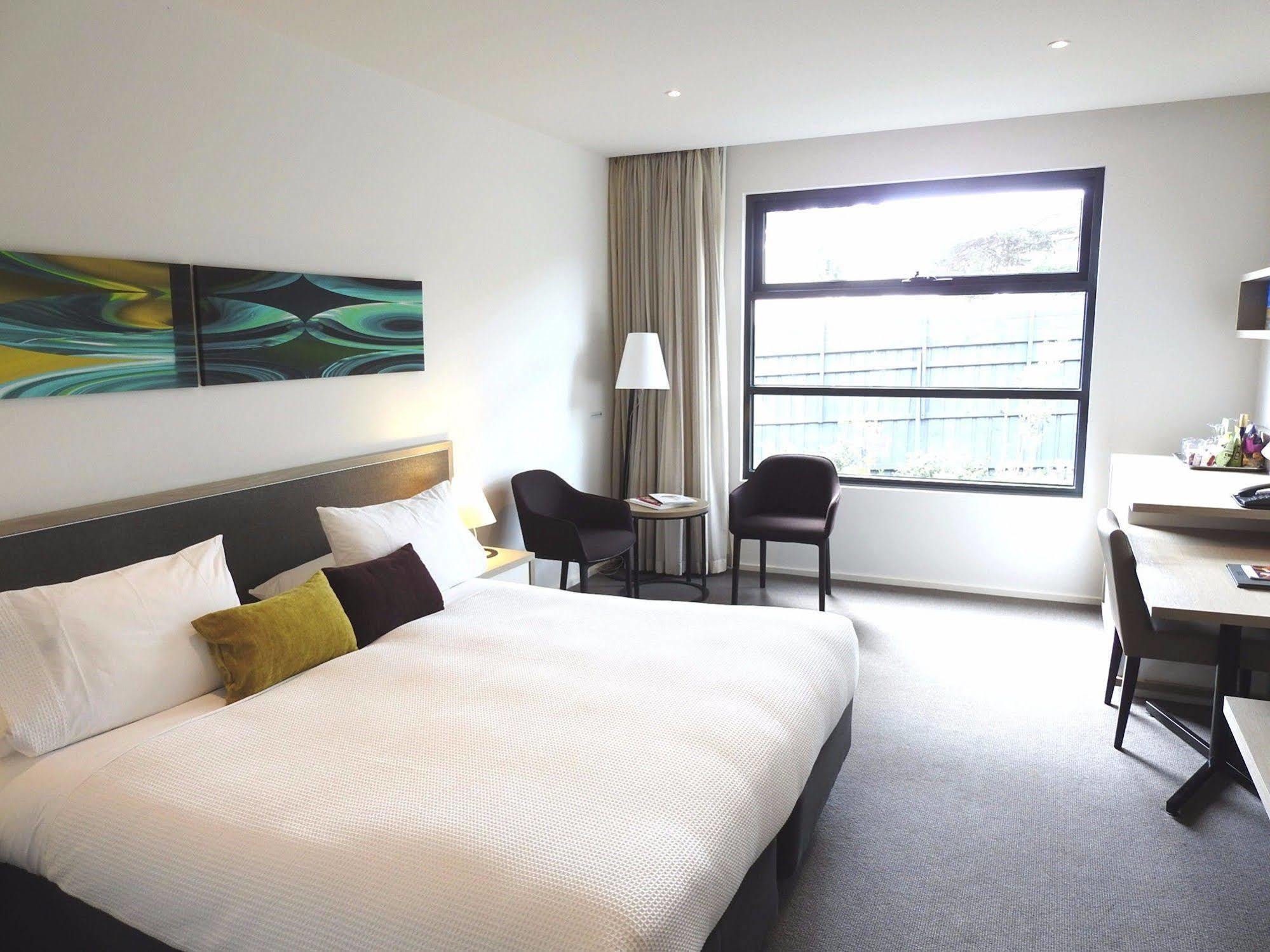 Quarters At Flinders Hotel Bagian luar foto